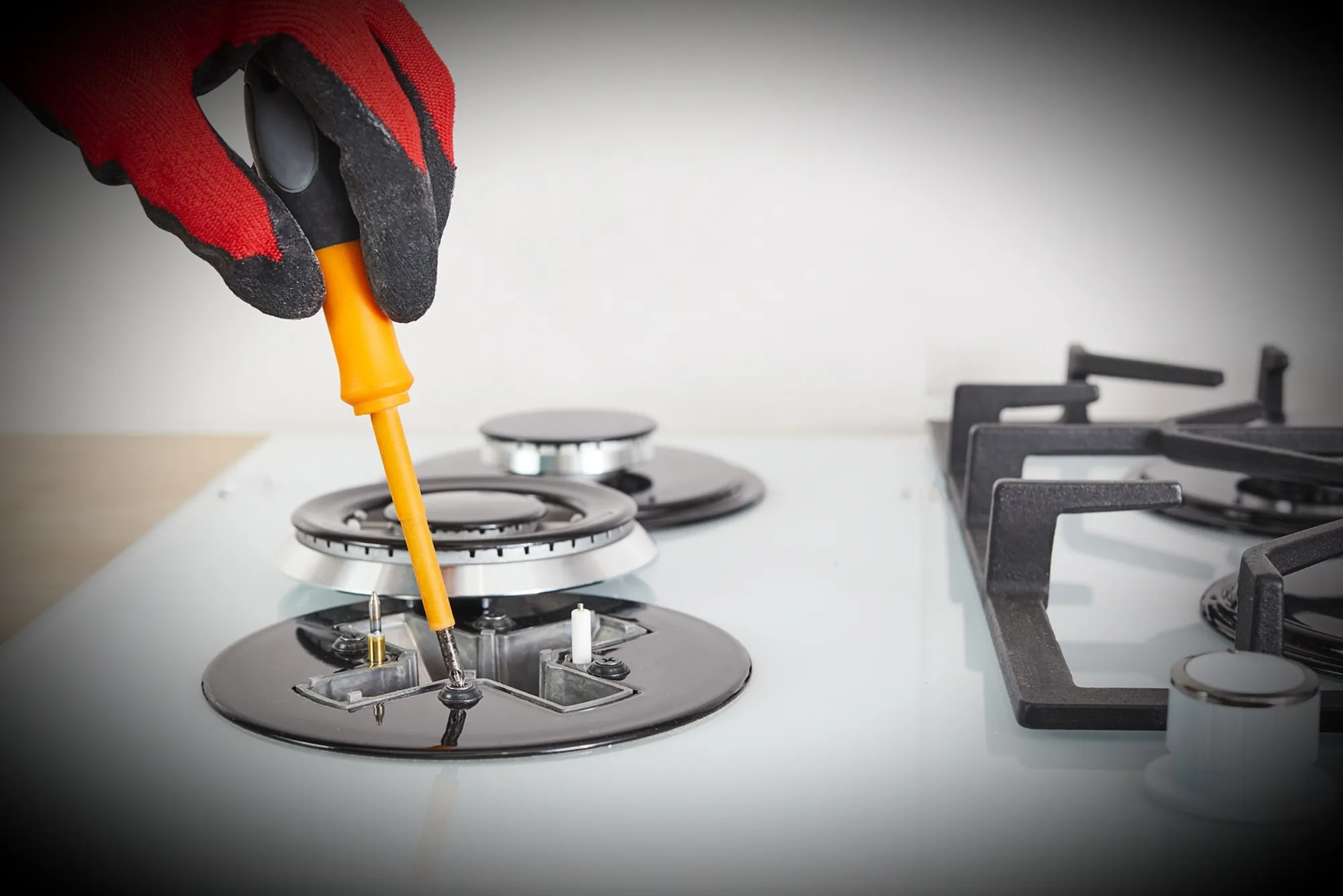 خدمة استبدال شعلات الغاز وصيانة المواقد